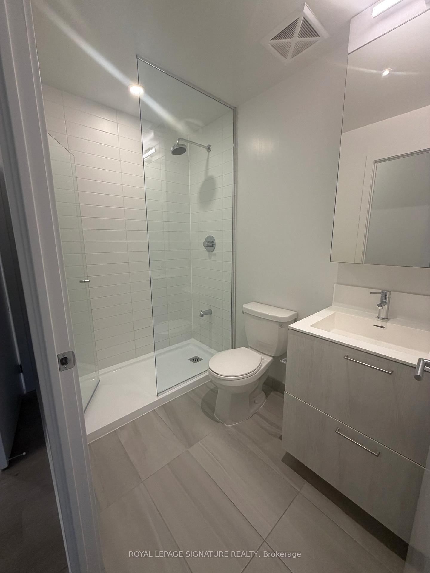 101-40 Lagerfeld Drive, Brampton, ON - Indoor Photo Showing Bathroom