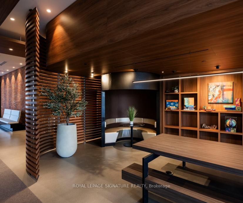 1608-40 Lagerfeld Drive, Brampton, ON - Indoor