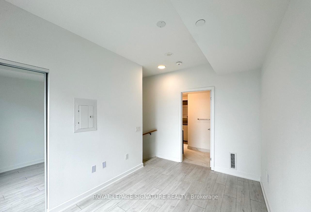 188 F-1608 Charles Street W, Whitby, ON - Indoor Photo Showing Other Room