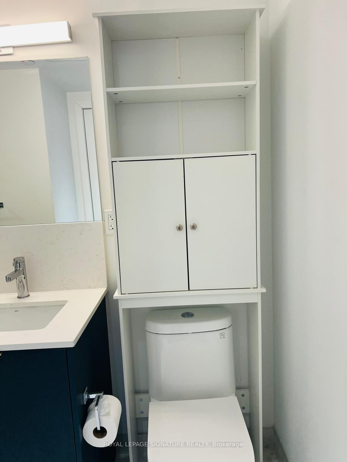 188 F-1608 Charles Street W, Whitby, ON - Indoor