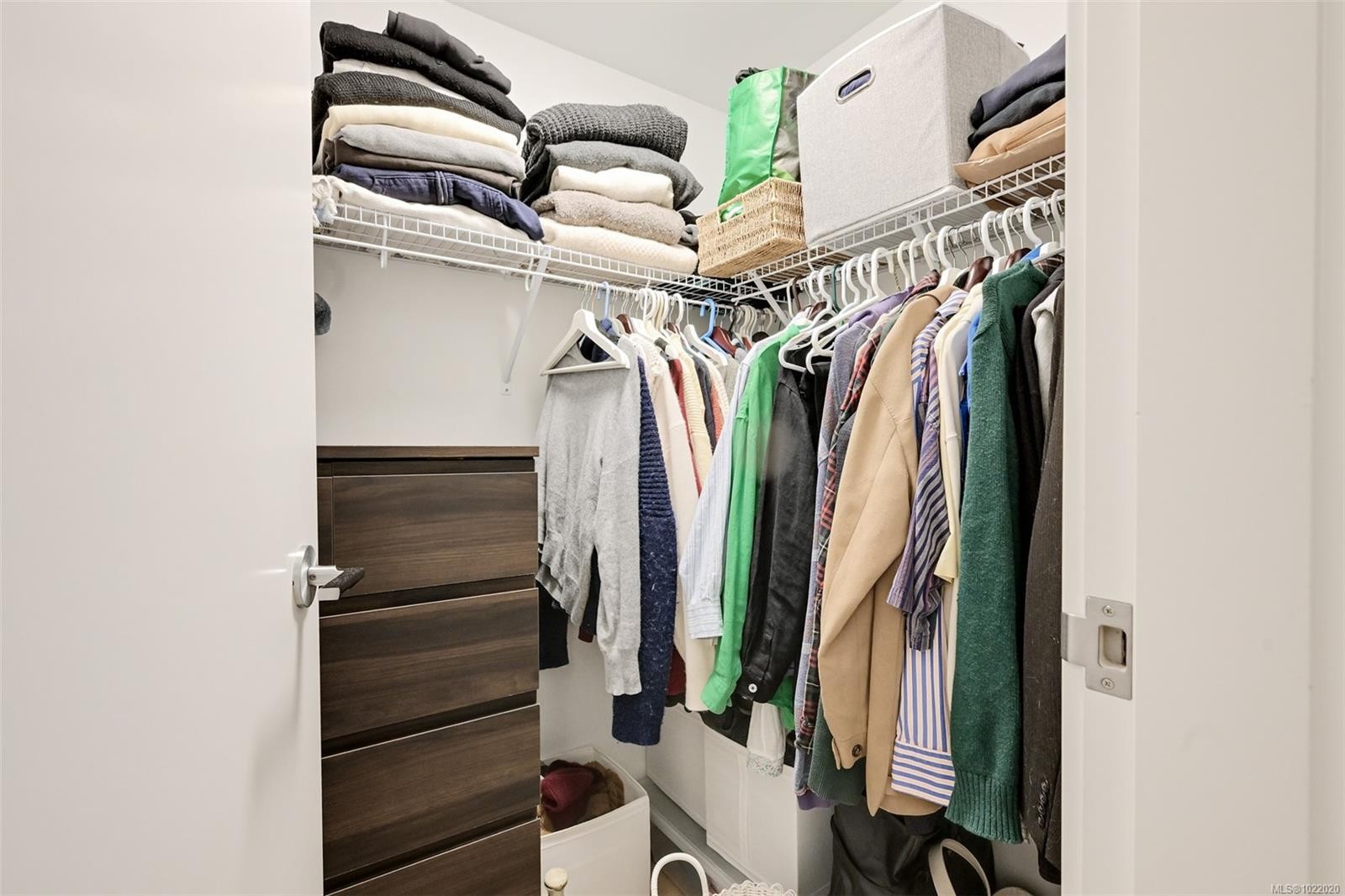 407-1115 Johnson St, Victoria, BC - Indoor With Storage