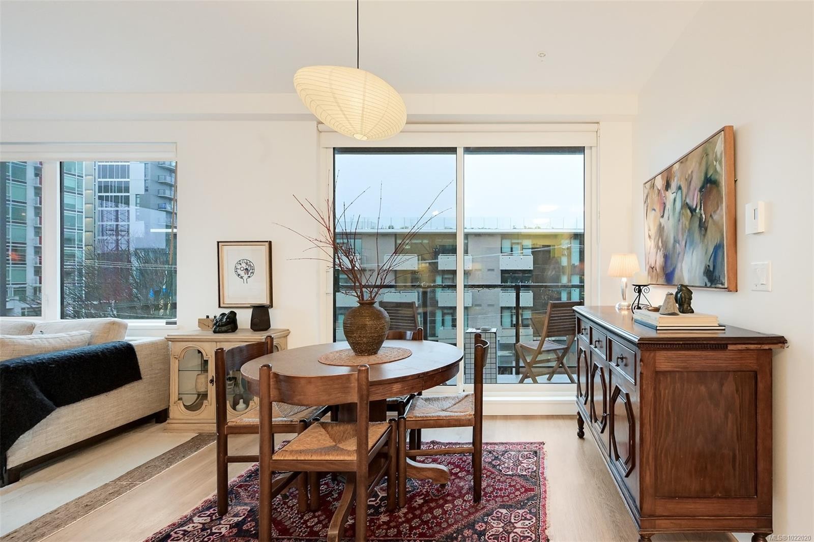 407-1115 Johnson St, Victoria, BC - Indoor Photo Showing Dining Room