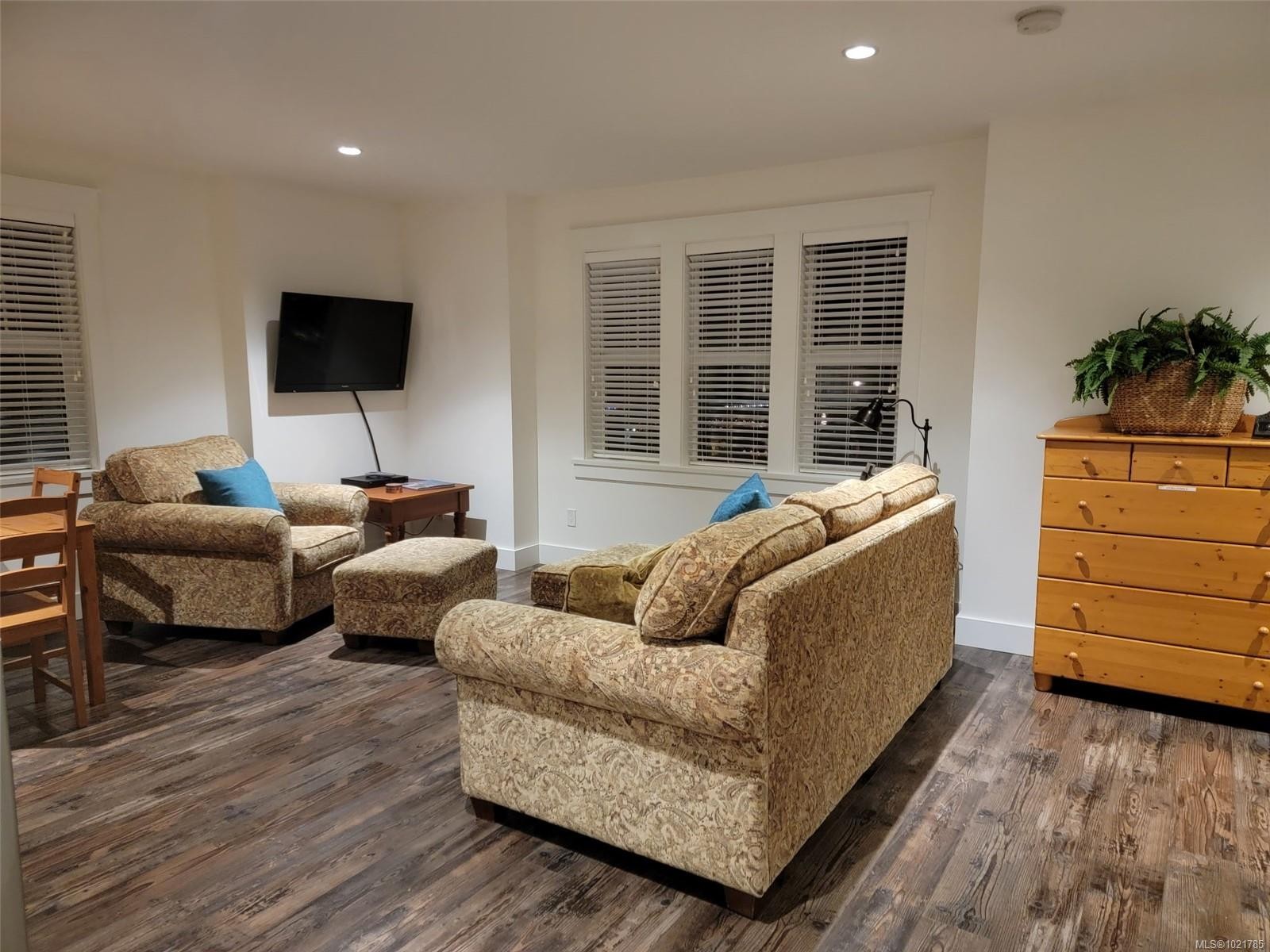 17 Jedstone Pl, View Royal, BC