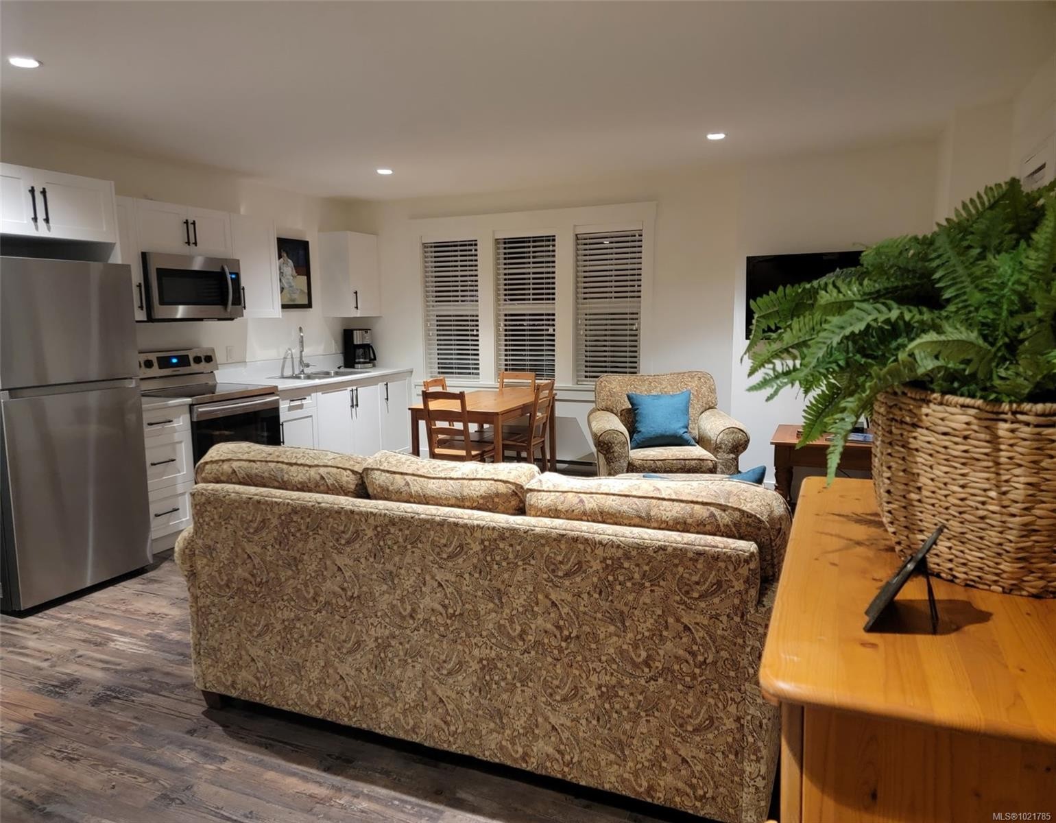 17 Jedstone Pl, View Royal, BC