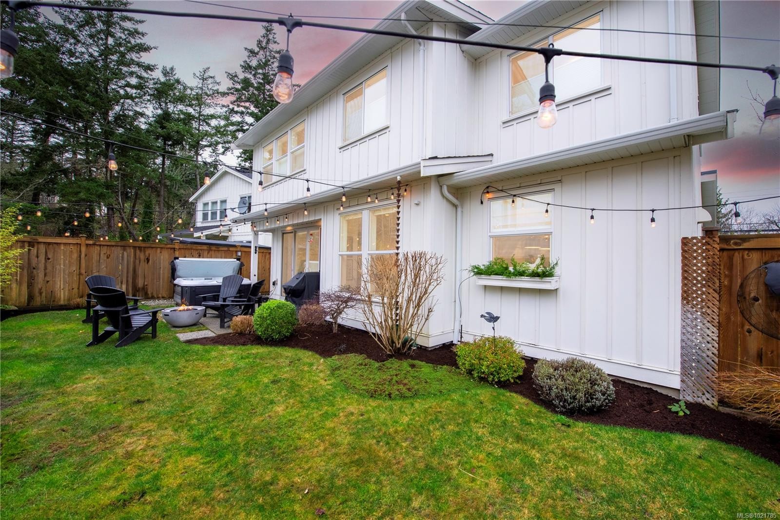 17 Jedstone Pl, View Royal, BC