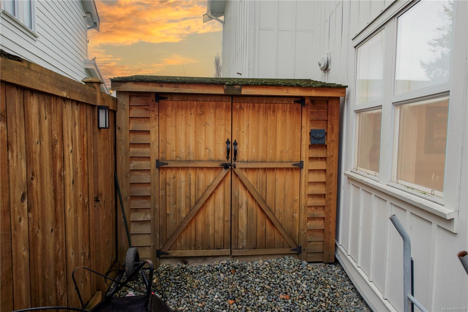 17 Jedstone Pl, View Royal, BC