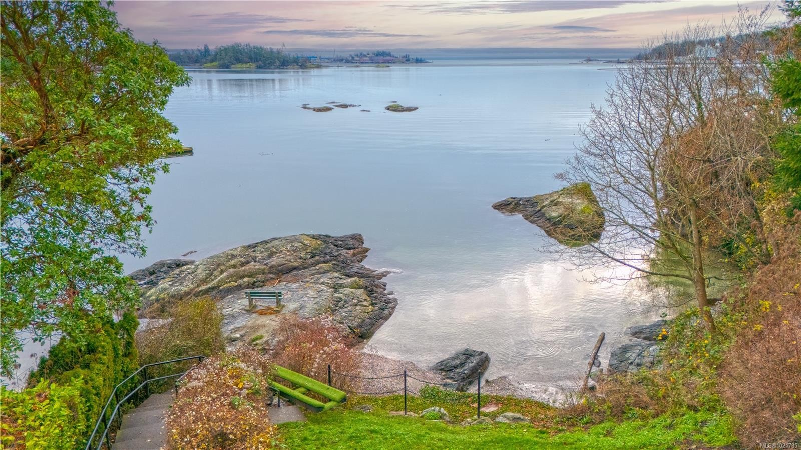 17 Jedstone Pl, View Royal, BC