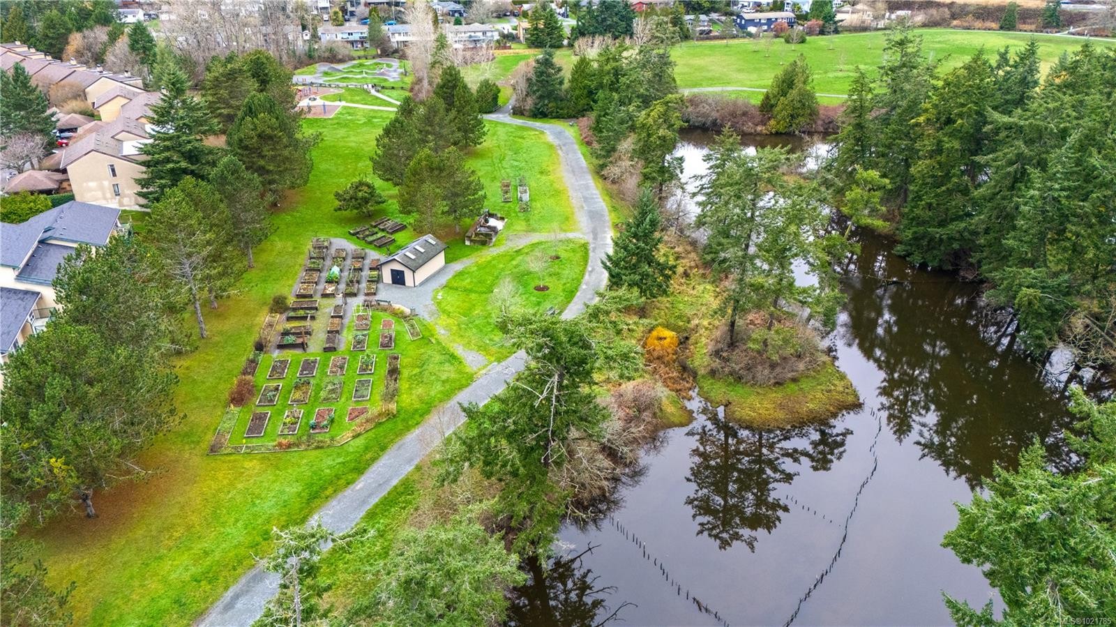 17 Jedstone Pl, View Royal, BC