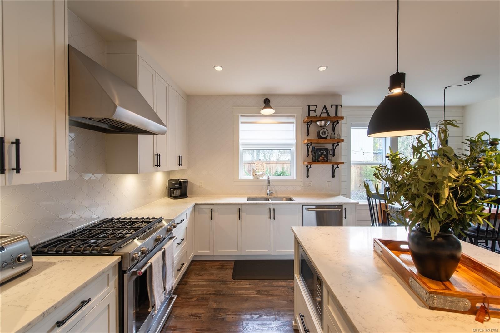 17 Jedstone Pl, View Royal, BC