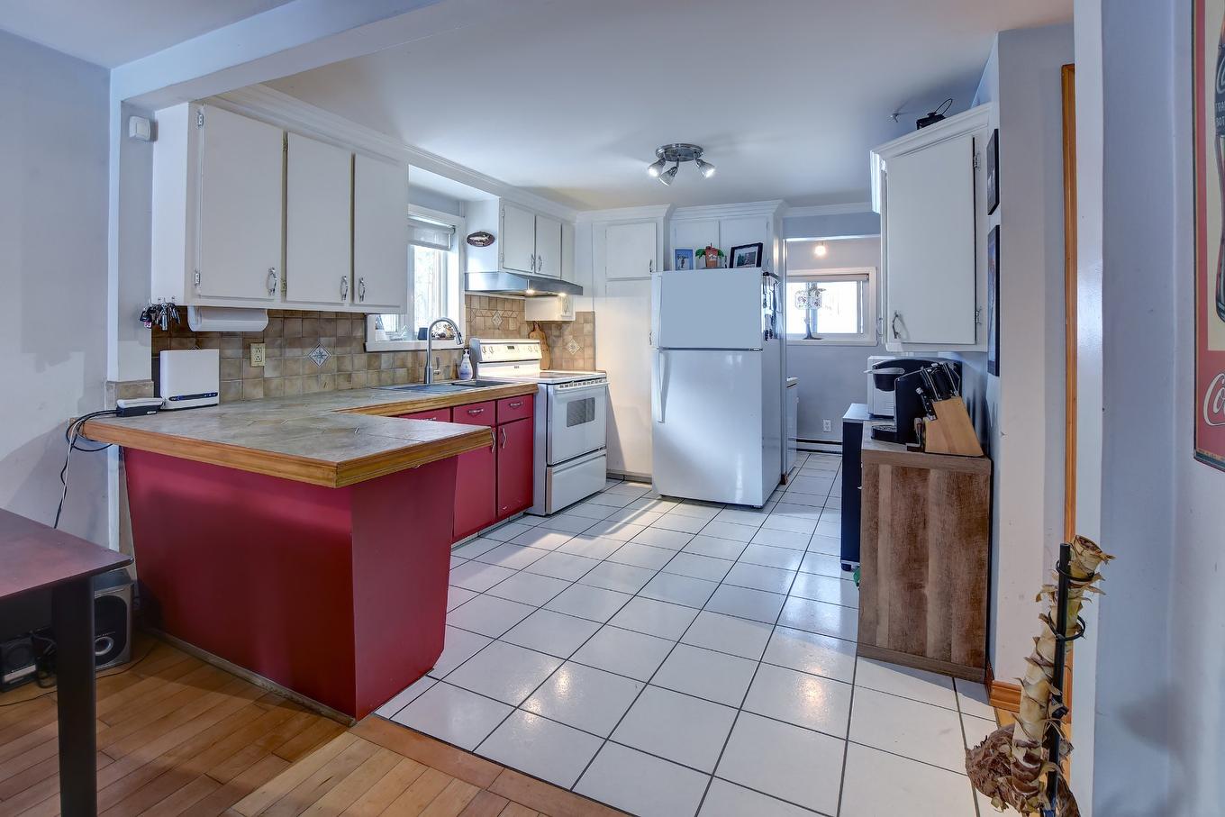 Kitchen - 148 Ch. Du Lac-Connelly, Saint-Hippolyte, QC - Indoor Photo Showing Kitchen