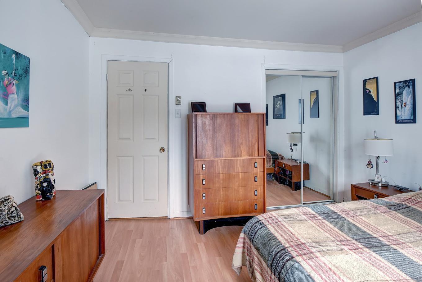 Primary bedroom - 148 Ch. Du Lac-Connelly, Saint-Hippolyte, QC - Indoor Photo Showing Bedroom