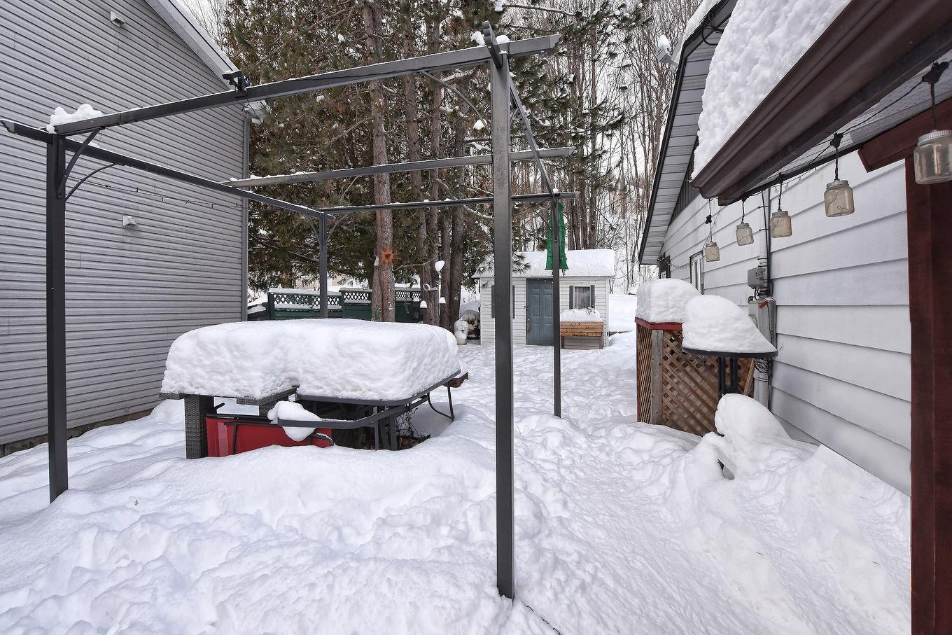 Exterior - 148 Ch. Du Lac-Connelly, Saint-Hippolyte, QC - Outdoor With Exterior