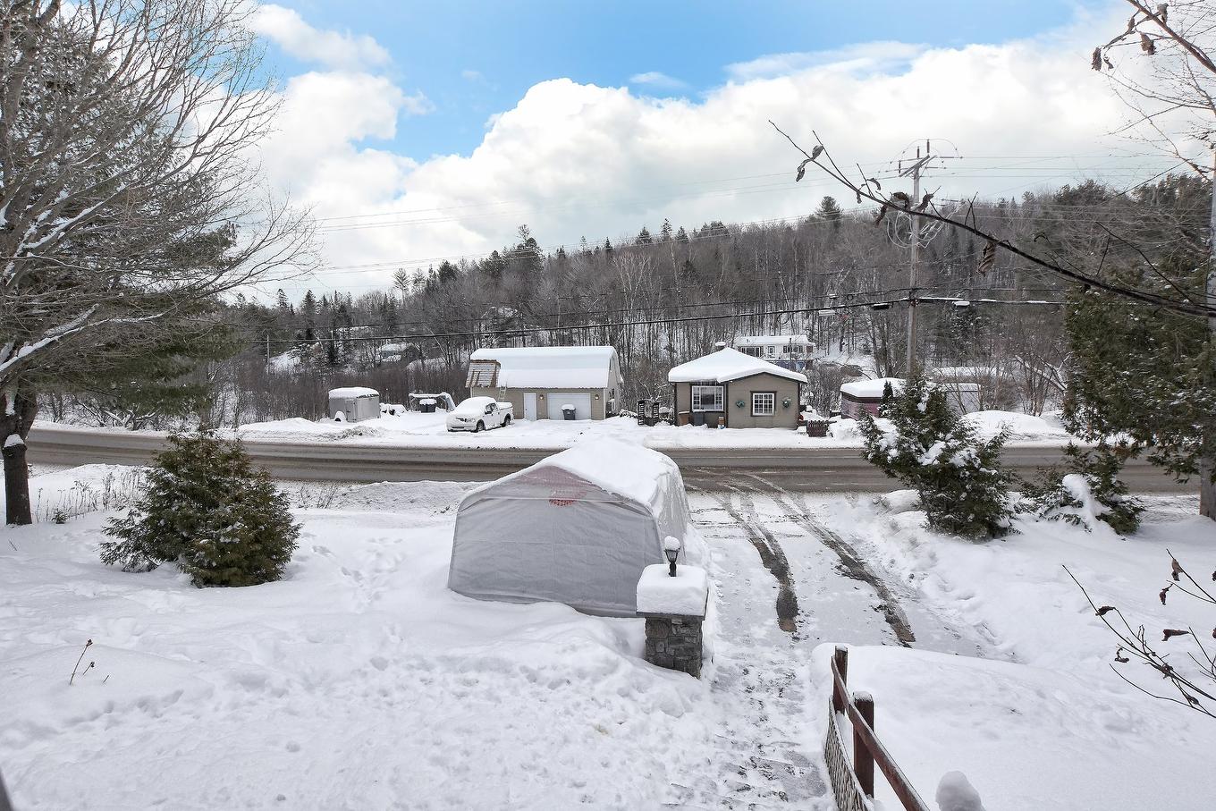 Exterior - 148 Ch. Du Lac-Connelly, Saint-Hippolyte, QC - Outdoor With View
