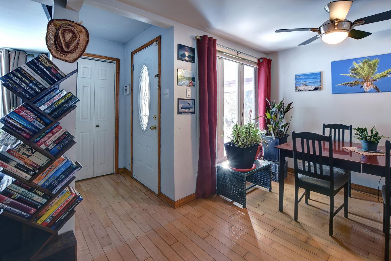 Hall - 148 Ch. Du Lac-Connelly, Saint-Hippolyte, QC - Indoor