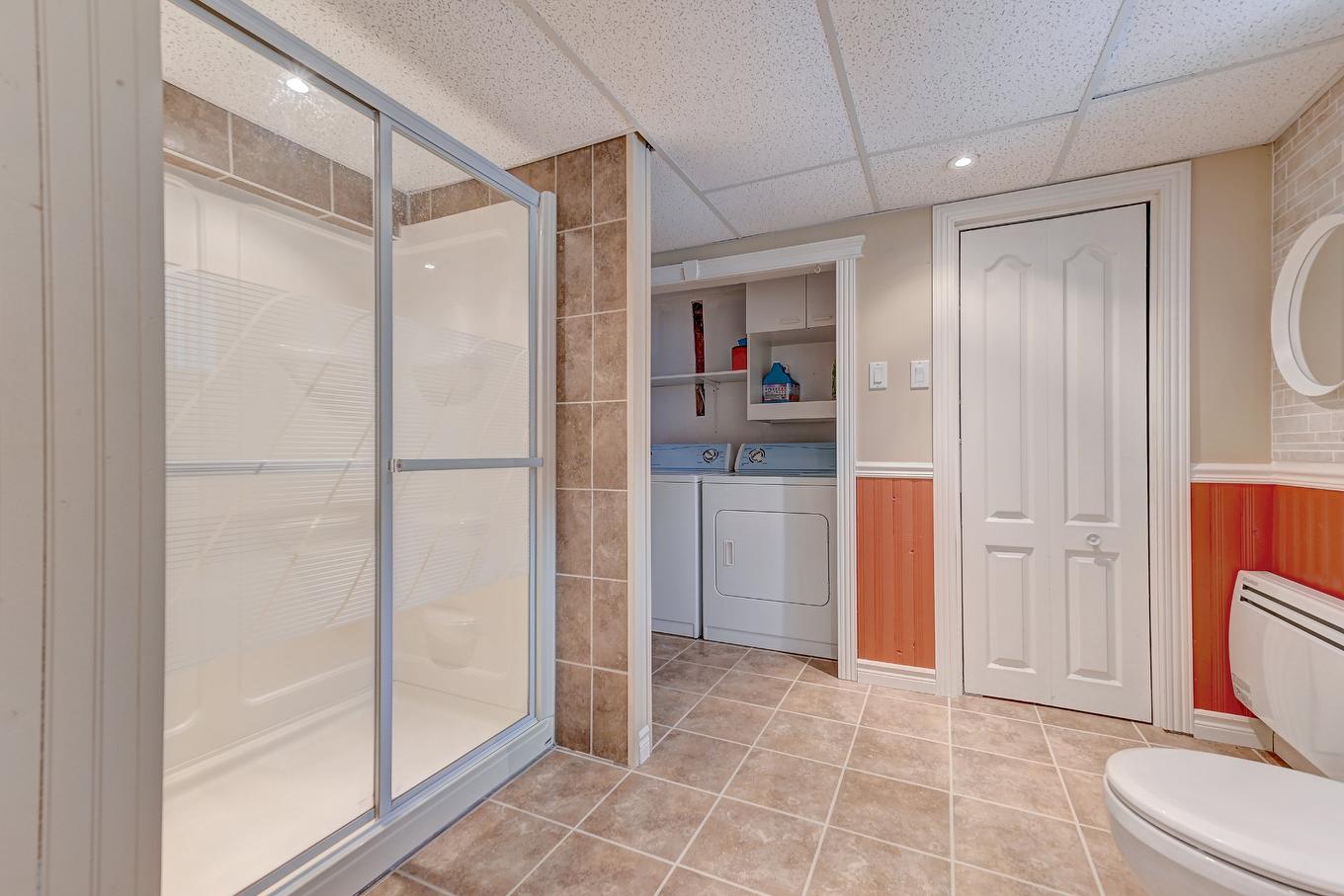 Salle de bains - 176 Rue Berger, Saint-Constant, QC - Indoor Photo Showing Bathroom