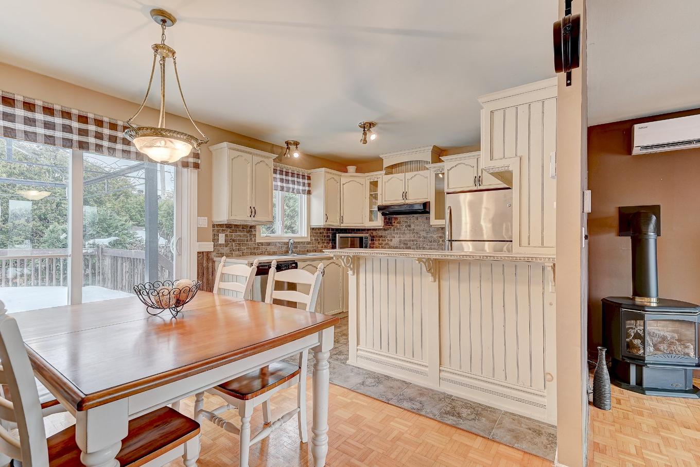 Salle à manger - 176 Rue Berger, Saint-Constant, QC - Indoor