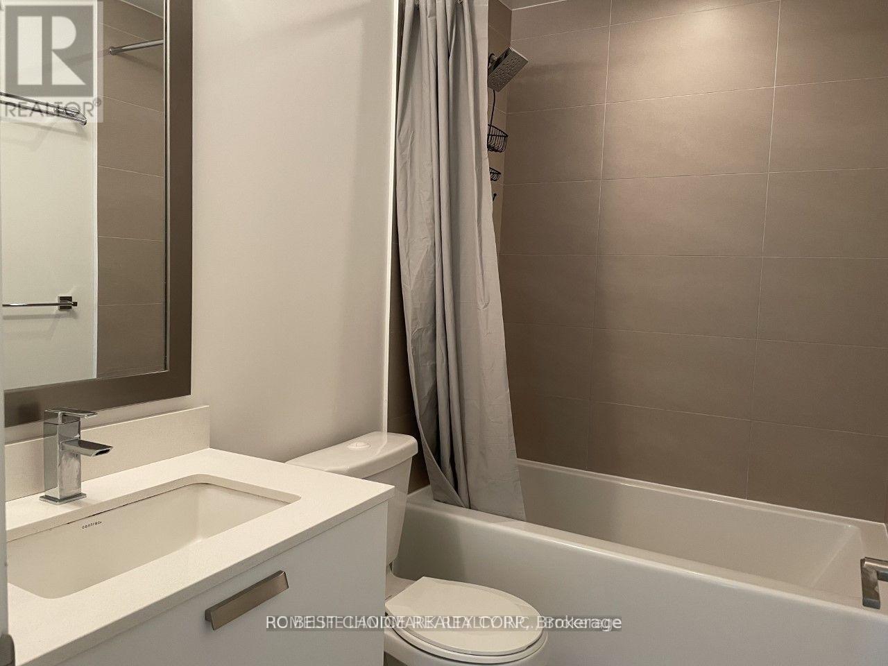 2607 - 9 Bogert Avenue, Toronto, ON - Indoor Photo Showing Bathroom