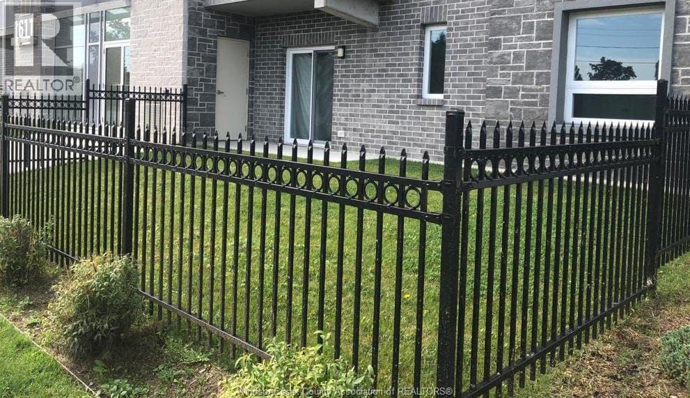 1611 Banwell Road Unit# 121, Windsor, ON - Outdoor