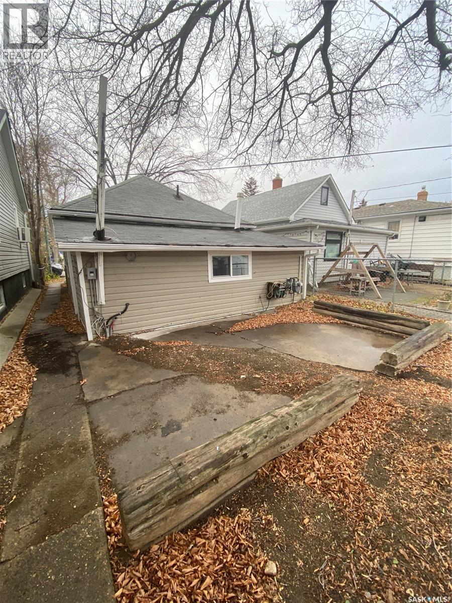 1945 Wallace Street, Regina, SK - Outdoor