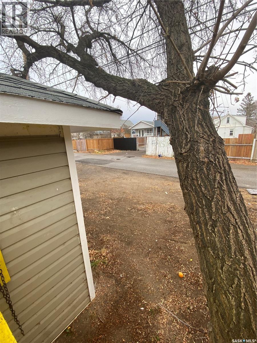 1945 Wallace Street, Regina, SK - Outdoor