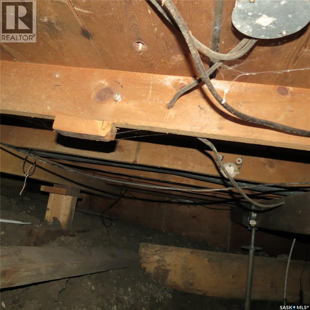 1945 Wallace Street, Regina, SK - Indoor