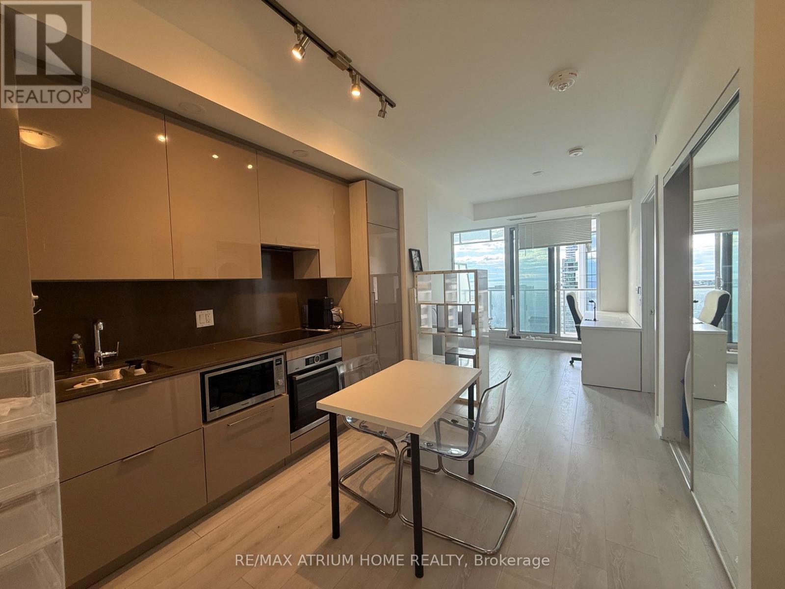 4603 - 28 Freeland Street, Toronto, ON - Indoor Photo Showing Kitchen