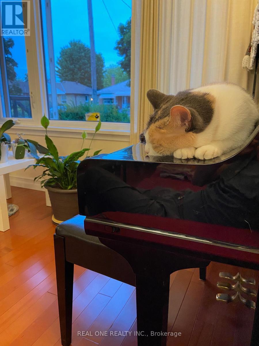 Uper Level - 22 Princeway Drive, Toronto, ON - Indoor