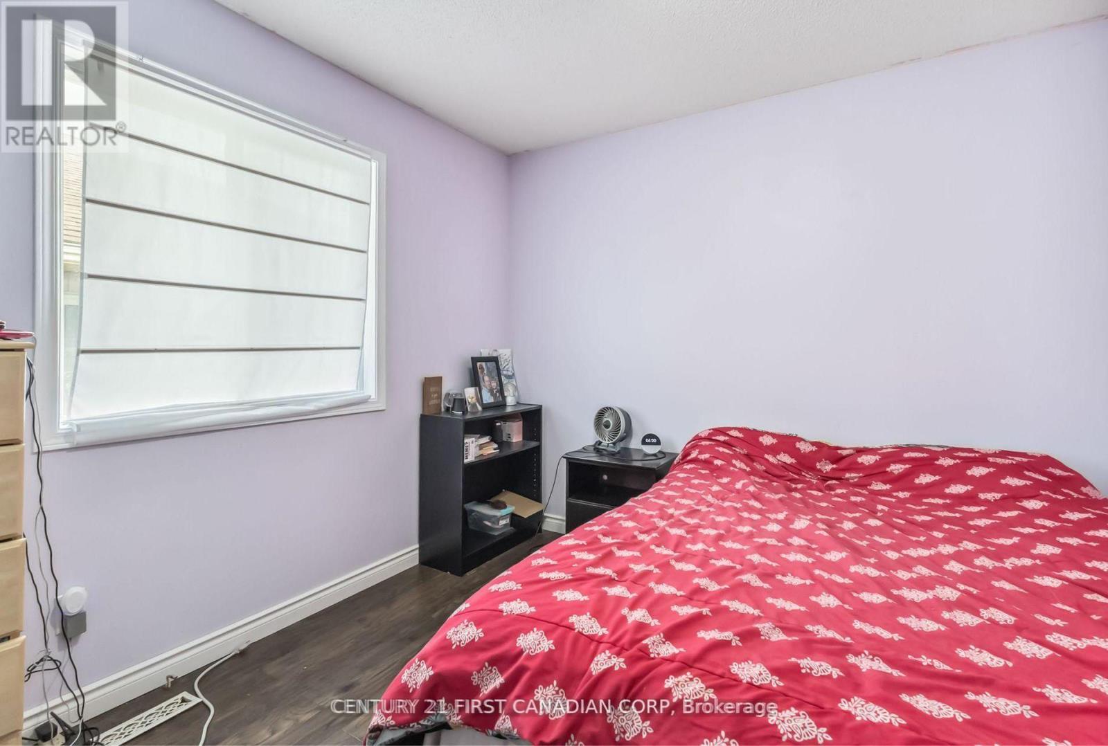 61 Tanner Drive, London East (East P), ON - Indoor Photo Showing Bedroom