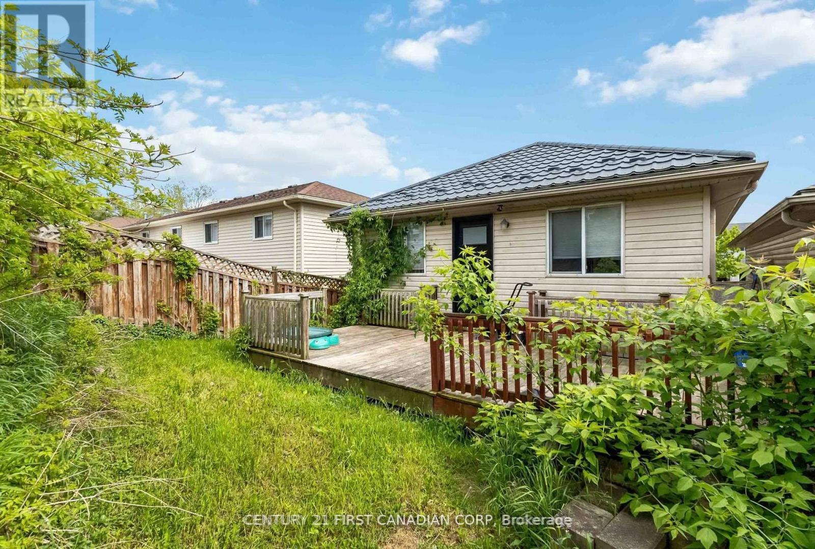 61 Tanner Drive, London East (East P), ON - Outdoor