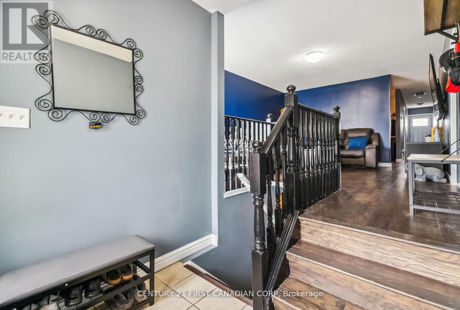 61 Tanner Drive, London East (East P), ON - Indoor Photo Showing Other Room