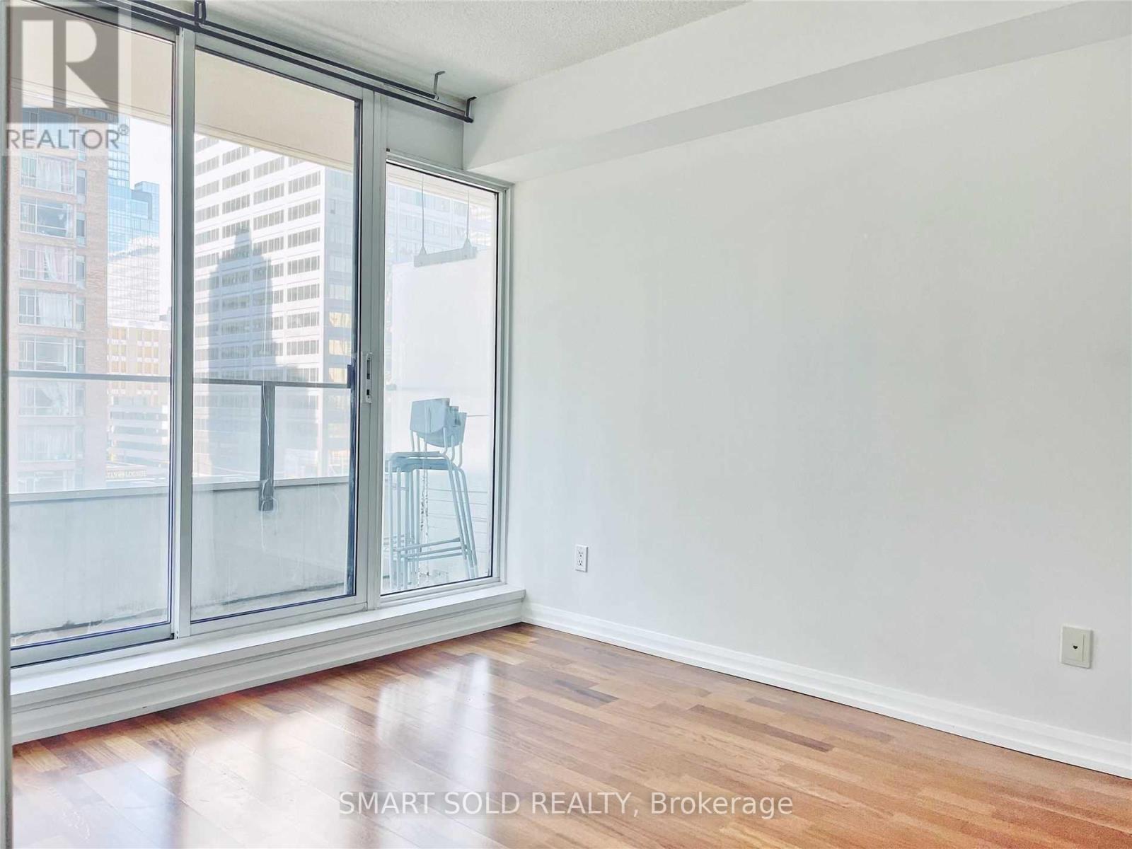 820 - 111 Elizabeth Street, Toronto, ON - Indoor Photo Showing Other Room