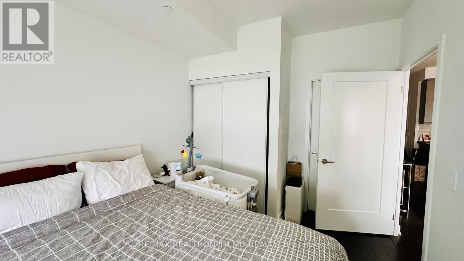 2506 - 105 Oneida Crescent, Richmond Hill, ON - Indoor Photo Showing Bedroom