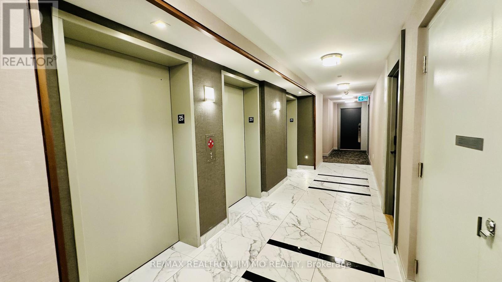 2506 - 105 Oneida Crescent, Richmond Hill, ON - Indoor Photo Showing Other Room