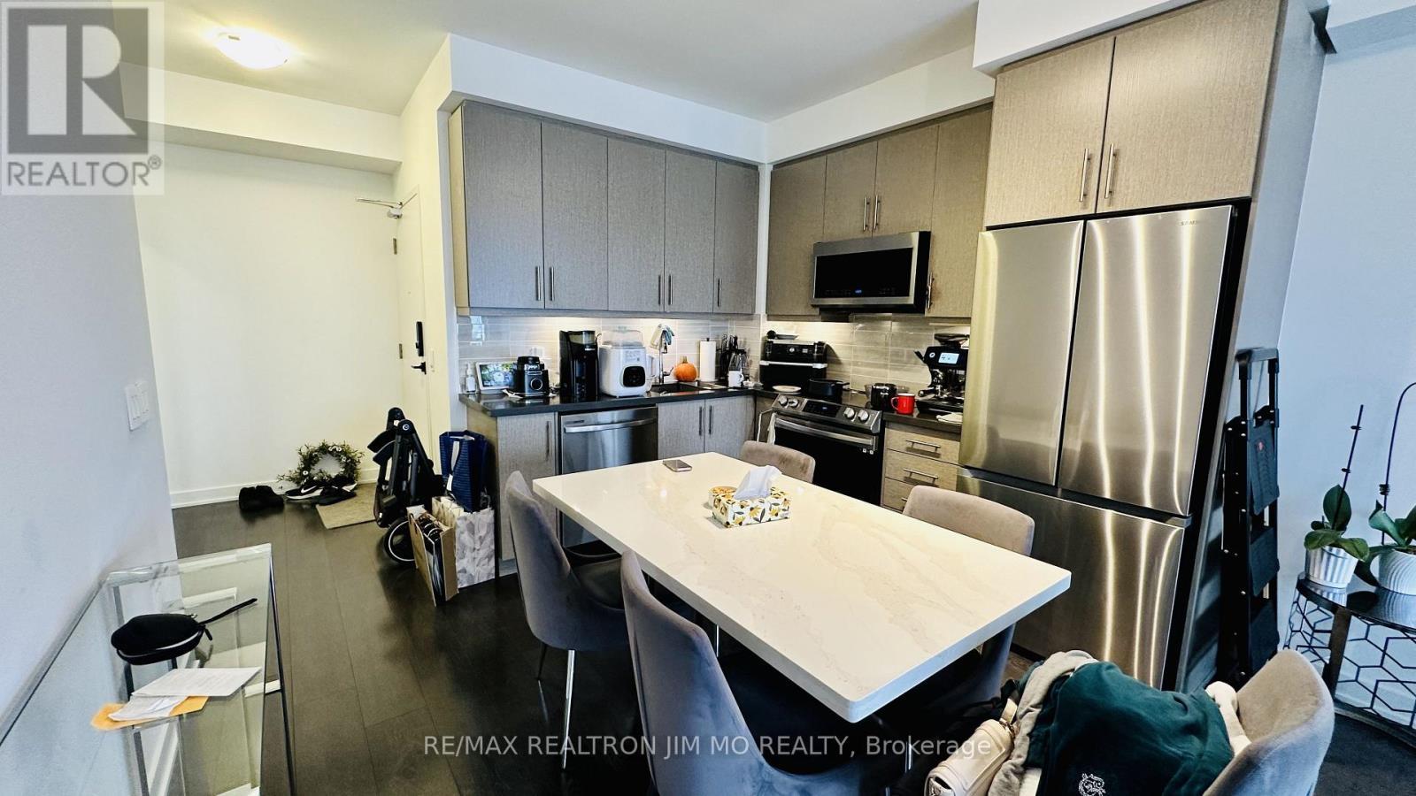 2506 - 105 Oneida Crescent, Richmond Hill, ON - Indoor Photo Showing Kitchen