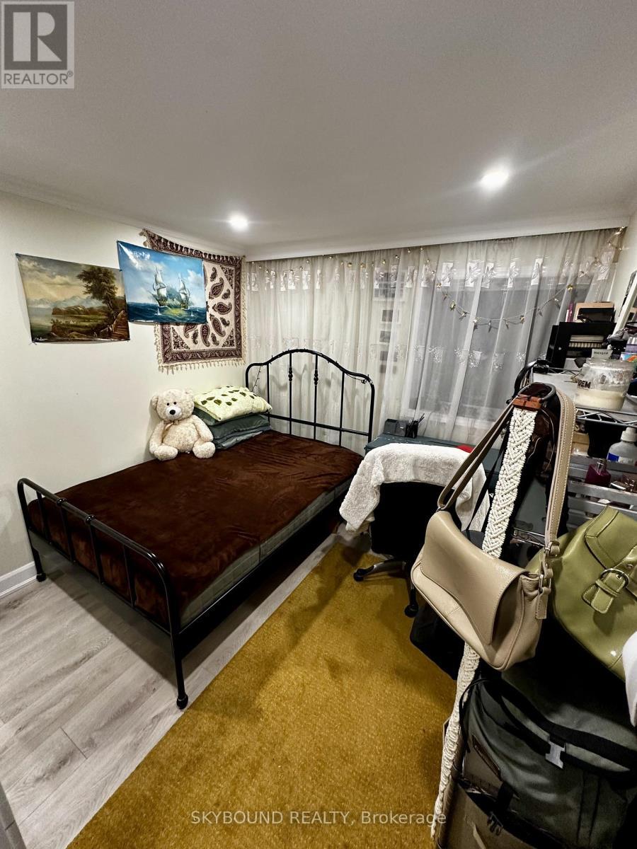 5 - 49 Red Robin Way, Toronto, ON - Indoor Photo Showing Other Room