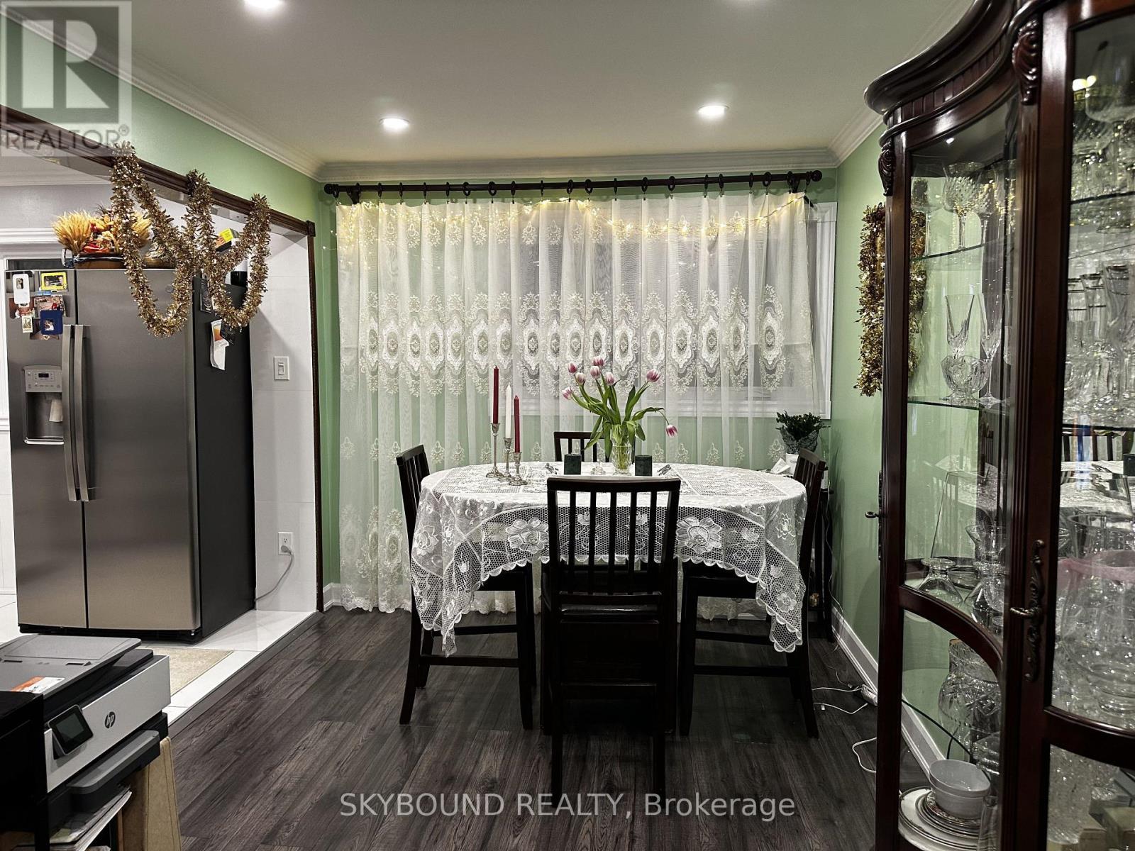 5 - 49 Red Robin Way, Toronto, ON - Indoor Photo Showing Other Room