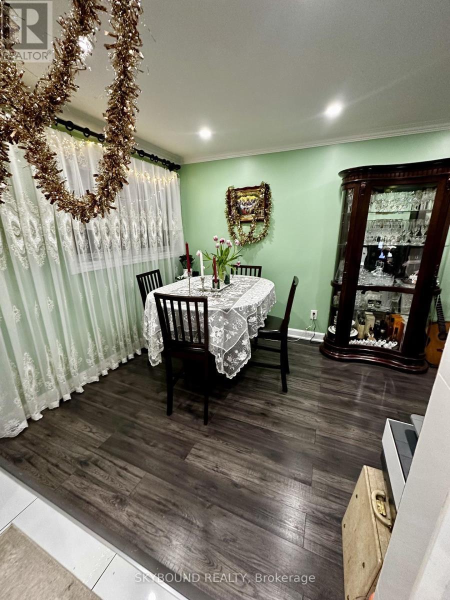 5 - 49 Red Robin Way, Toronto, ON - Indoor