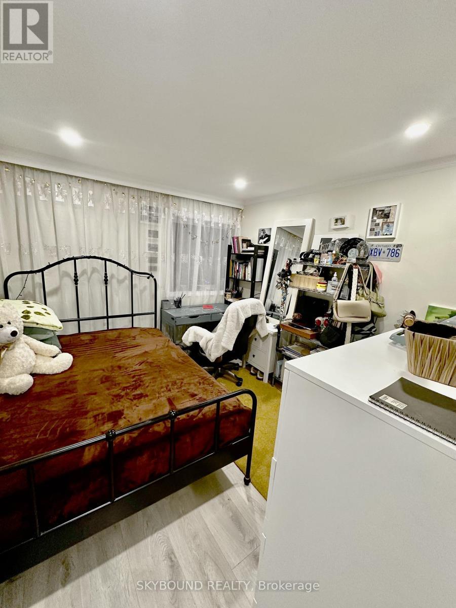 5 - 49 Red Robin Way, Toronto, ON - Indoor