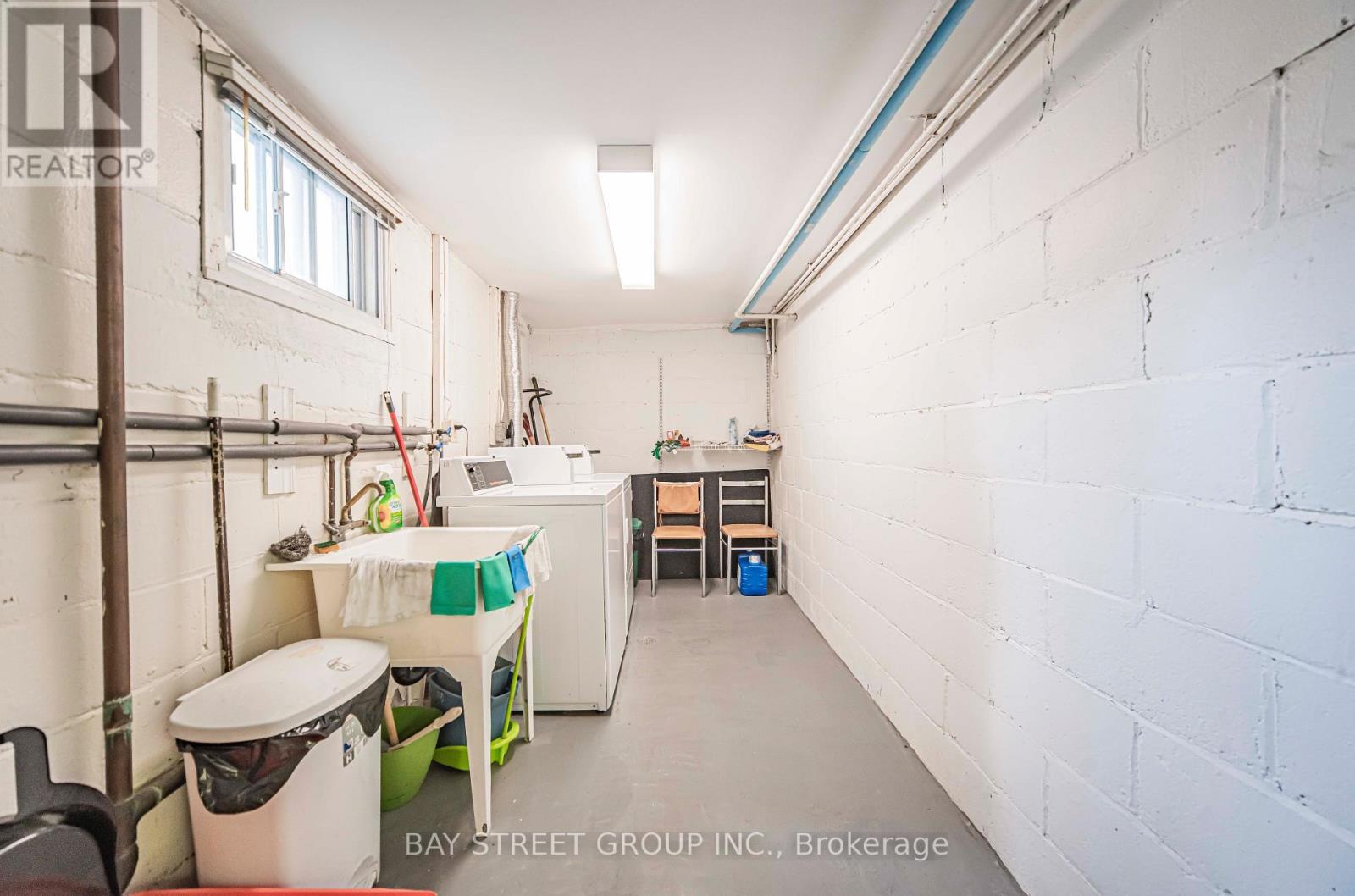 65 Spadina Road, Toronto, ON - Indoor Photo Showing Laundry Room