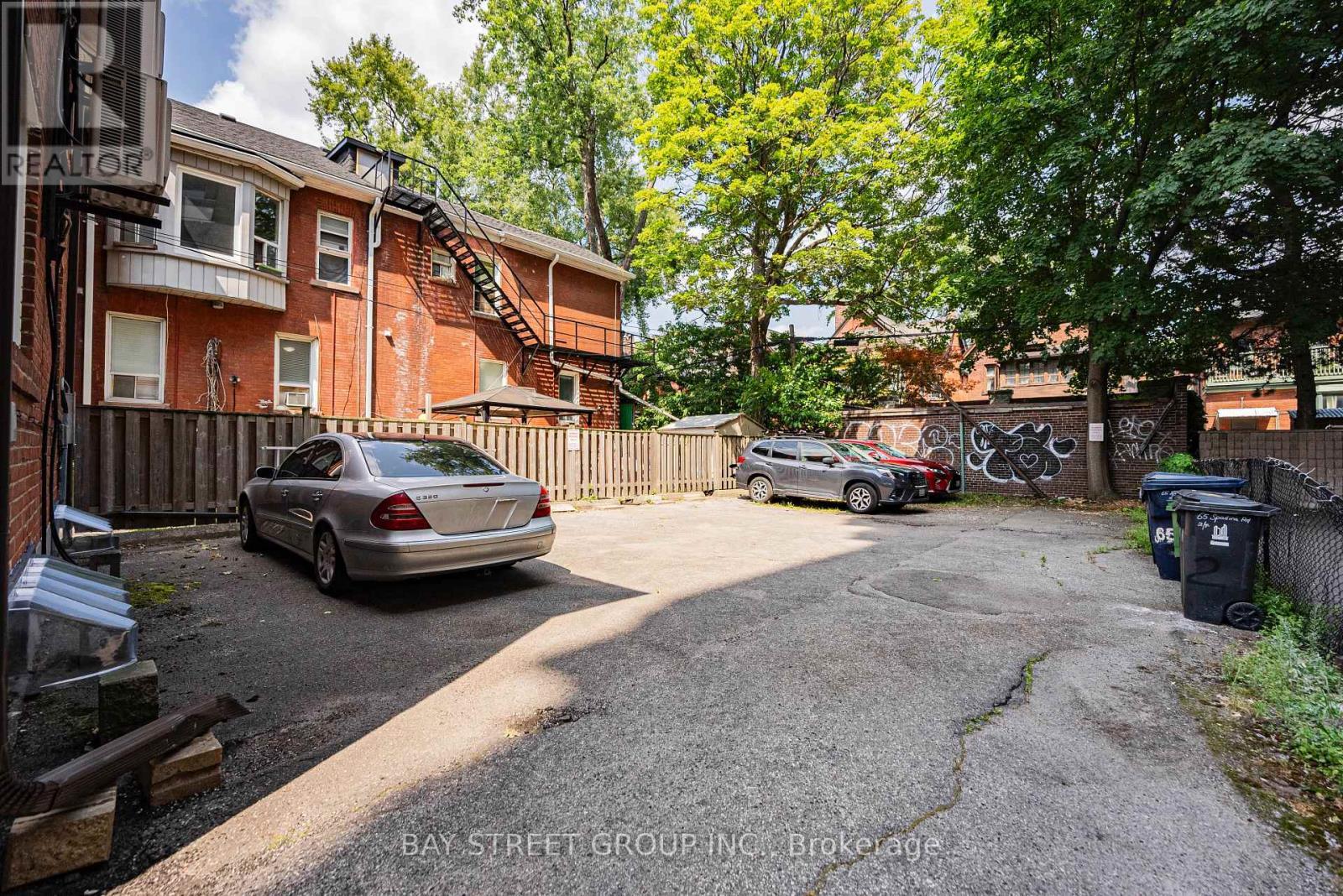65 Spadina Road, Toronto, ON - Outdoor