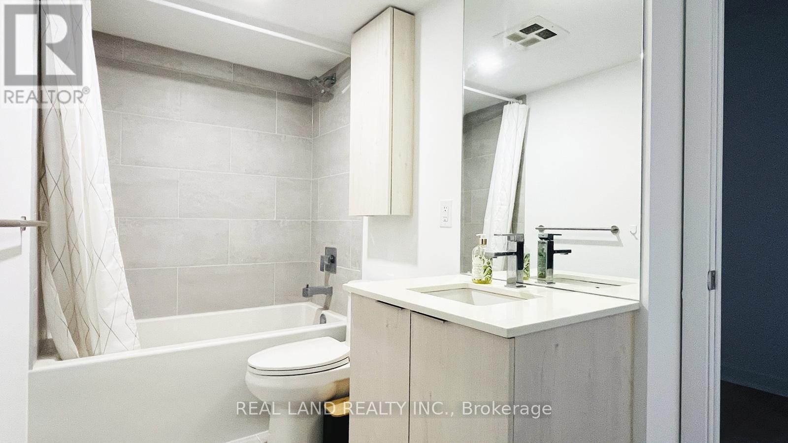 808 - 47 Mutual Street, Toronto, ON - Indoor Photo Showing Bathroom