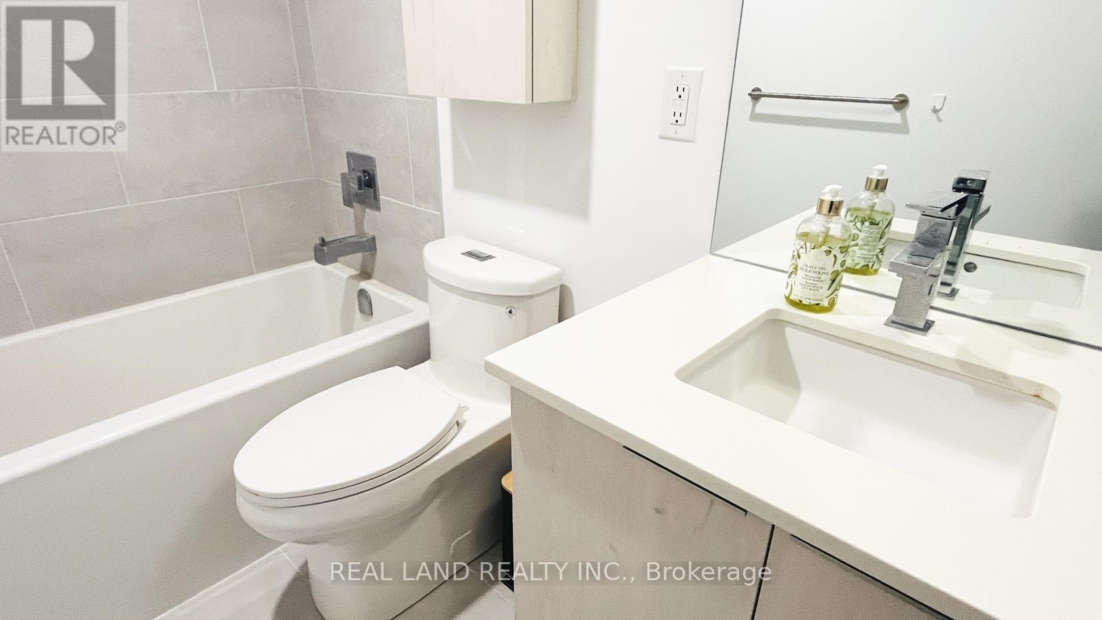 808 - 47 Mutual Street, Toronto, ON - Indoor Photo Showing Bathroom