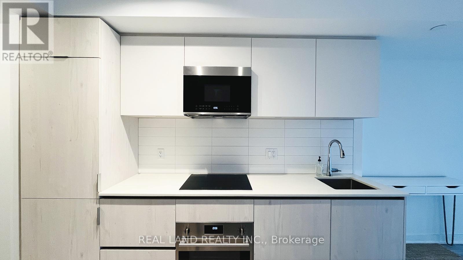 808 - 47 Mutual Street, Toronto, ON - Indoor Photo Showing Kitchen