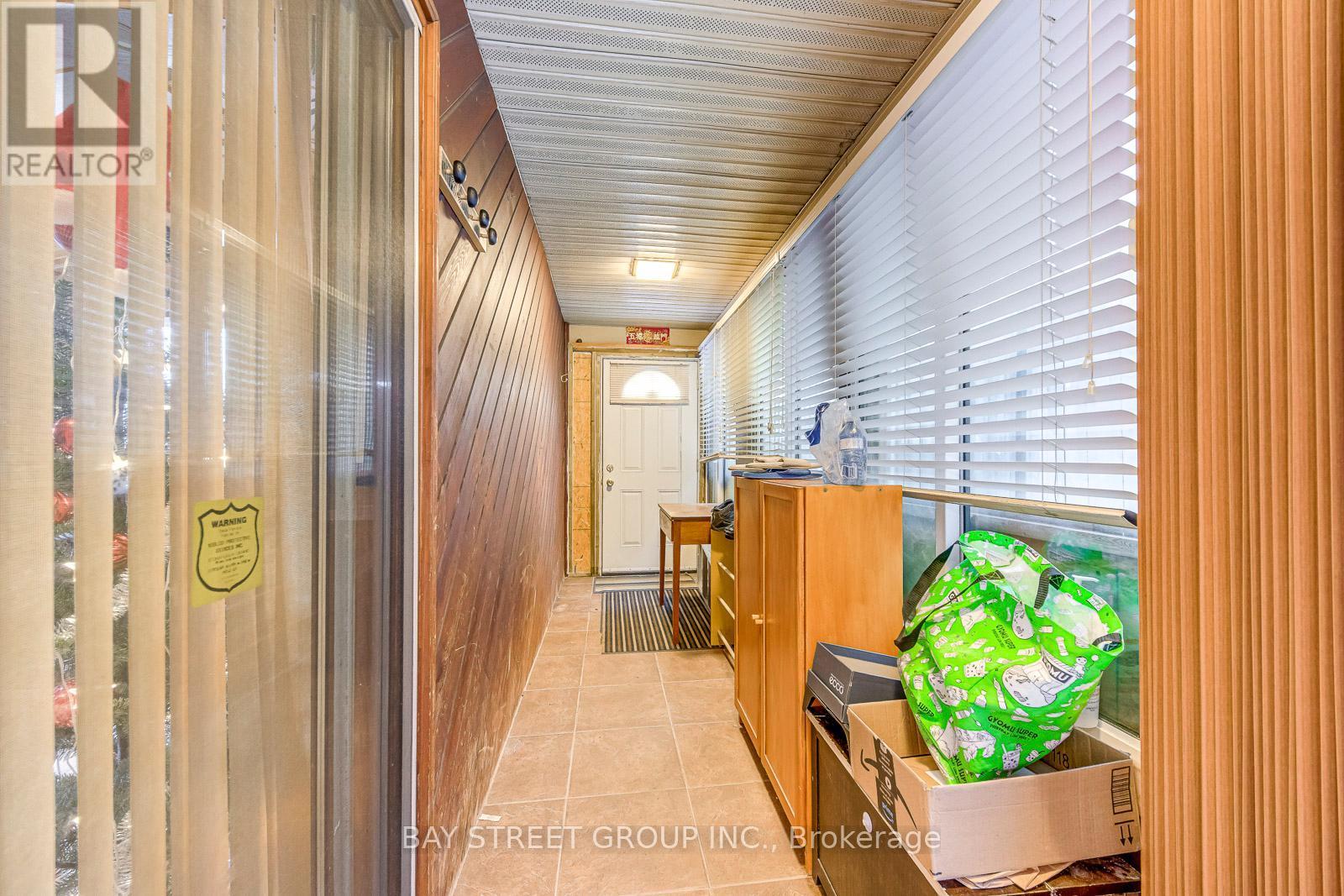 162 Prospect Street S, Hamilton, ON - Indoor Photo Showing Other Room