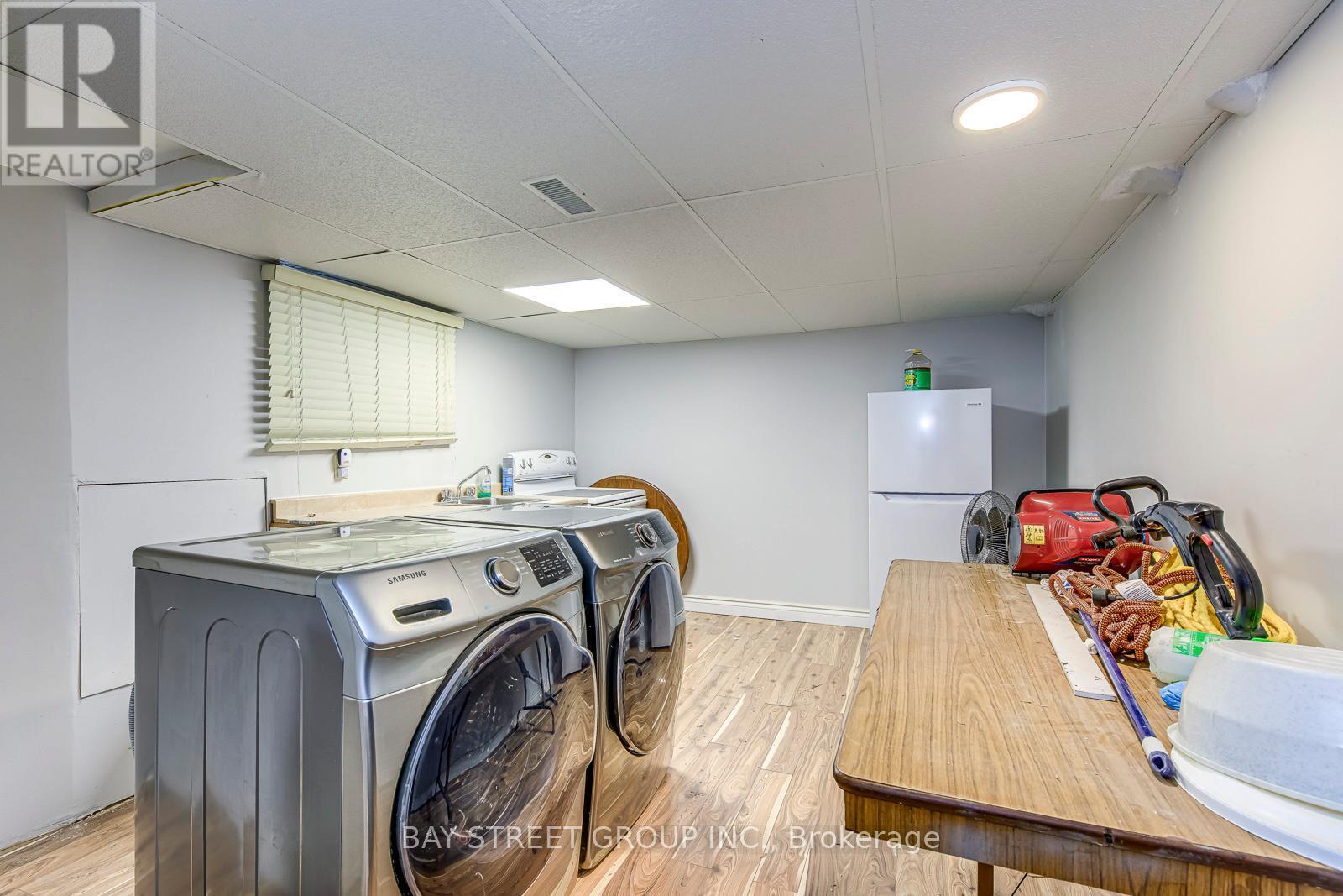 162 Prospect Street S, Hamilton, ON - Indoor Photo Showing Laundry Room