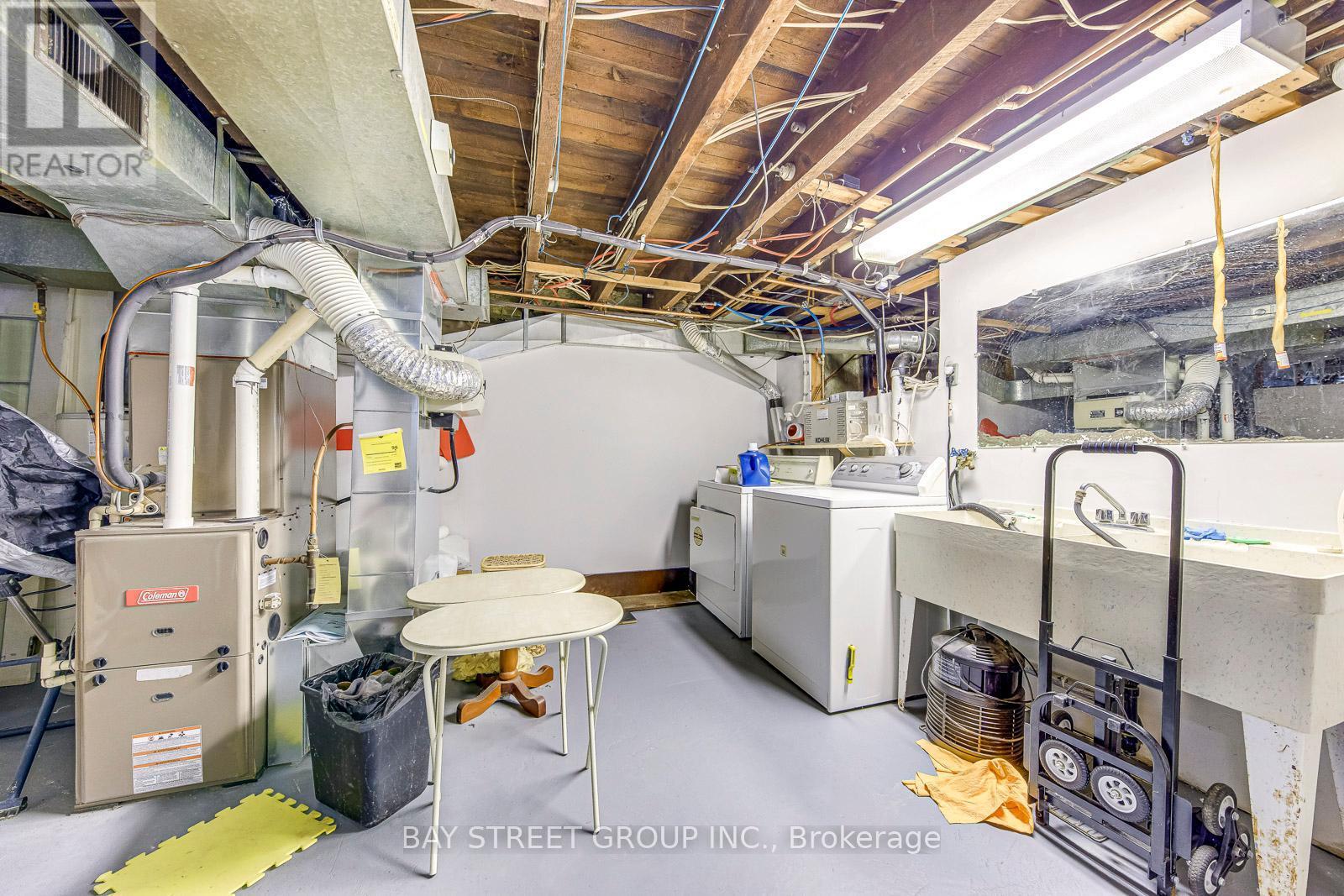 162 Prospect Street S, Hamilton, ON - Indoor