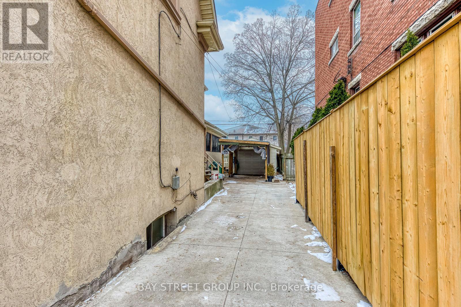 162 Prospect Street S, Hamilton, ON - Outdoor With Exterior