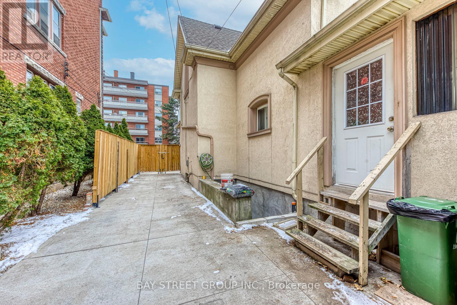 162 Prospect Street S, Hamilton, ON - Outdoor