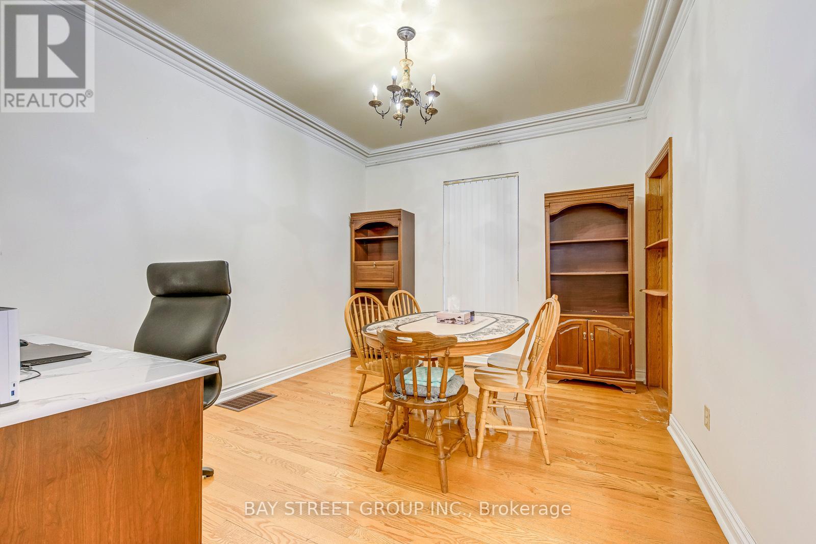 162 Prospect Street S, Hamilton, ON - Indoor