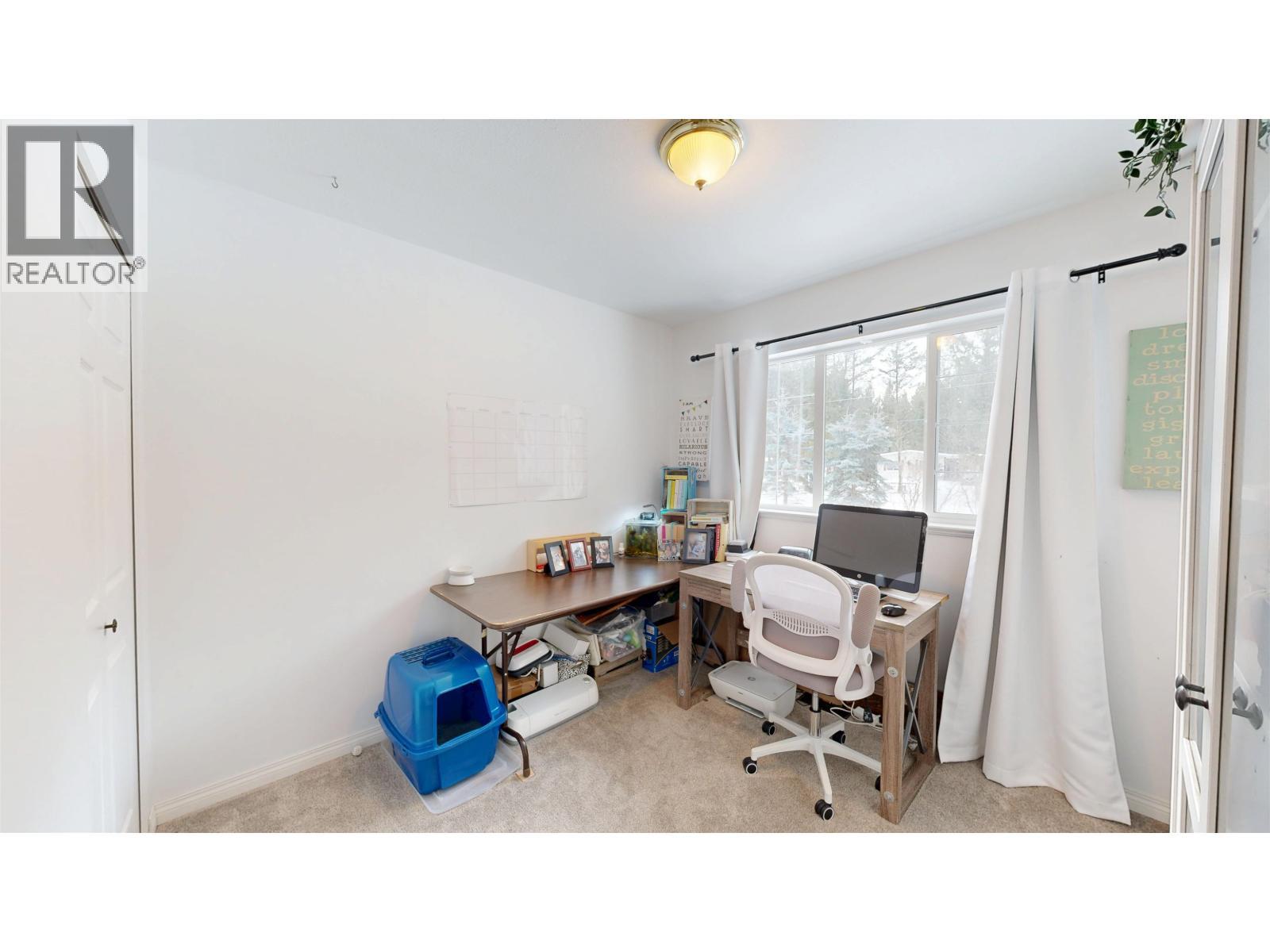 4983 Smith Road, 108 Mile Ranch, BC - Indoor Photo Showing Office